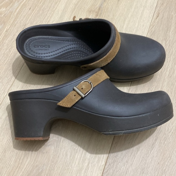 Crocs Clogs - Picture 3 of 7